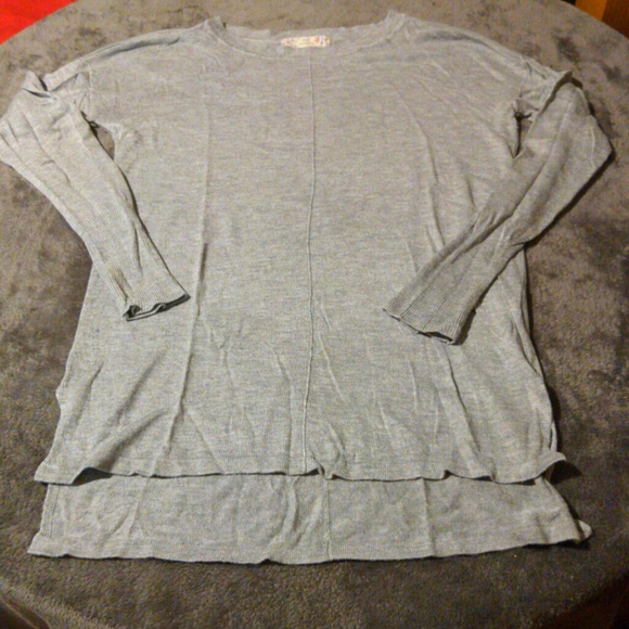 Pink Republic Sweaters - Pink Republic gray high low lightweight sweater size small